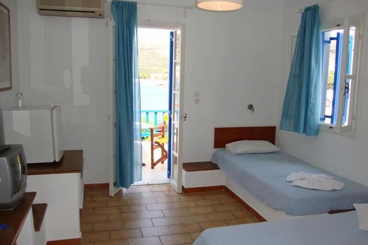 Room 7 of 27