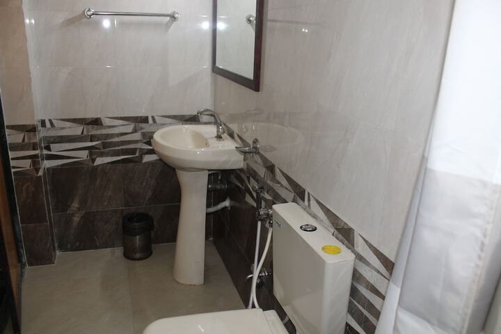 Room 20 of 28
