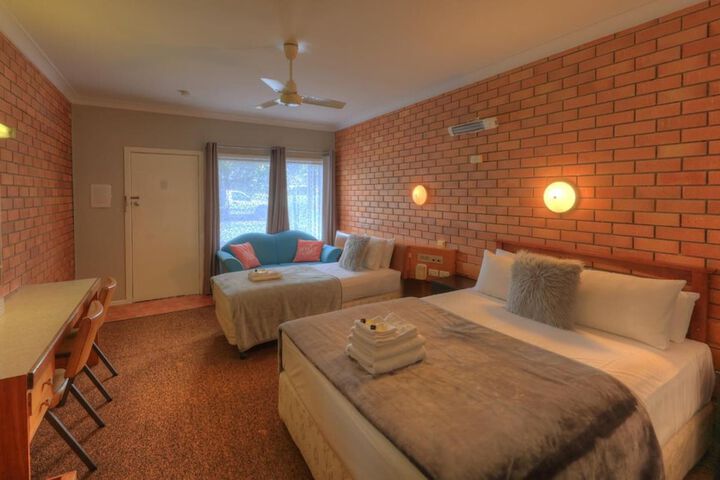 Room 18 of 43