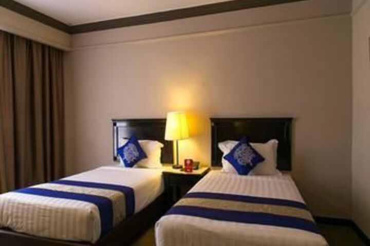 Room 14 of 25