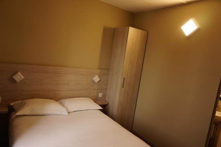 Room 16 of 43