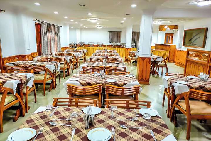 Dining 14 of 19