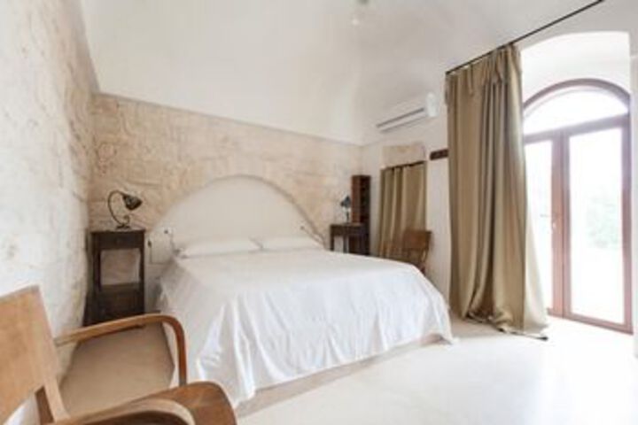 Room 14 of 27