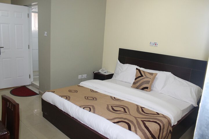 Room 5 of 25