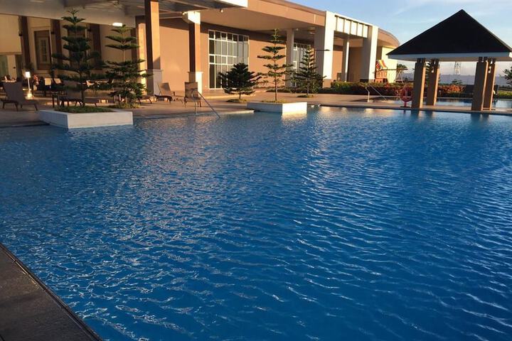 Pool 19 of 30