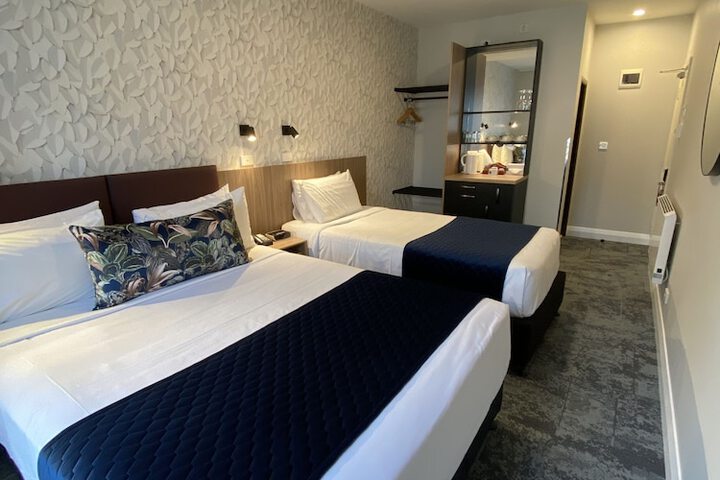 Room 45 of 116