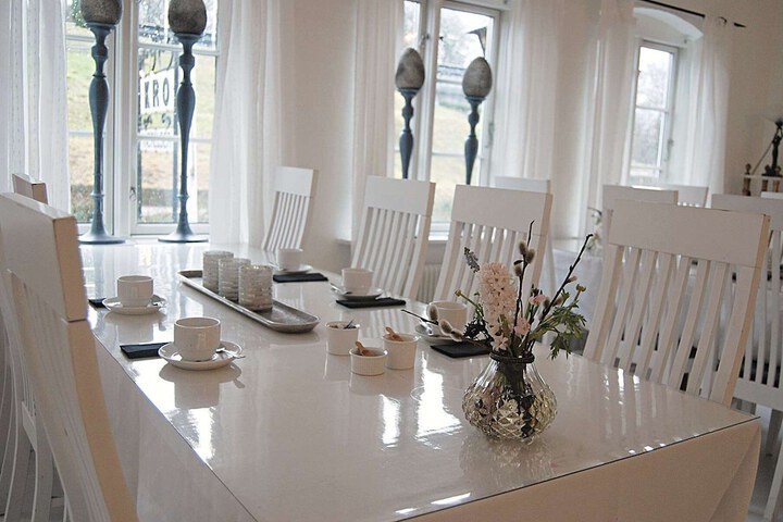 Dining 46 of 76
