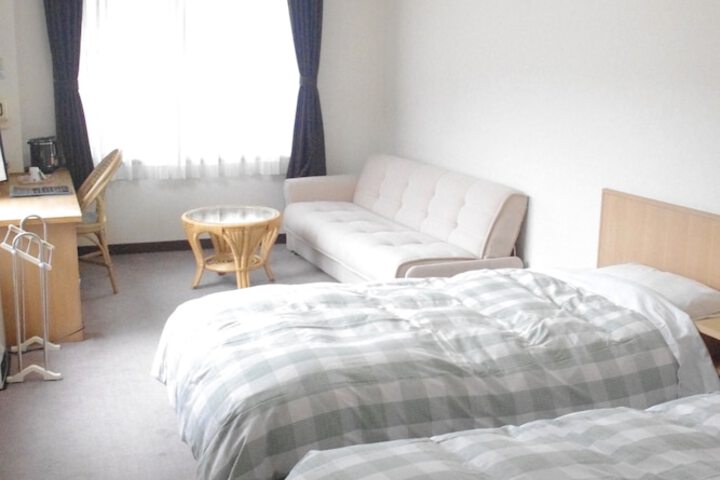 Room 19 of 97