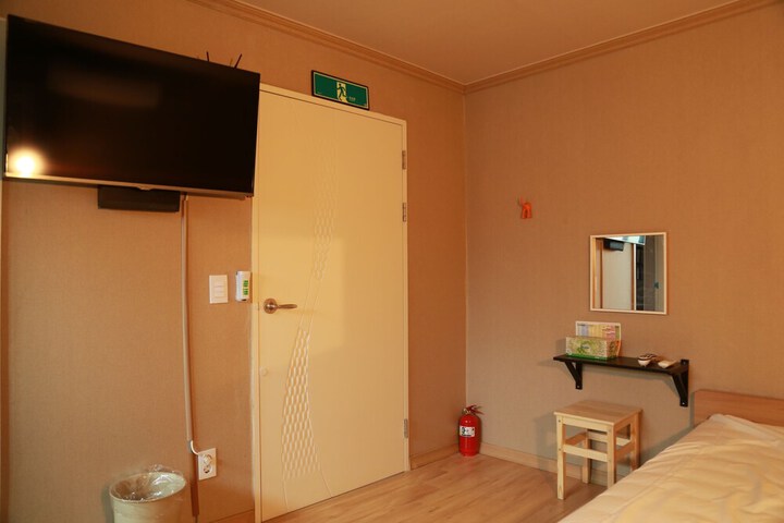 Room 19 of 52
