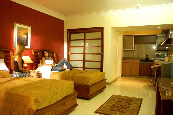 Room 8 of 37