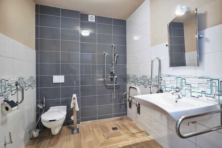 Room 7 of 15