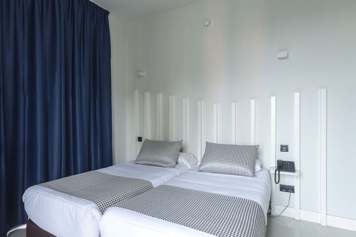 Room 7 of 30