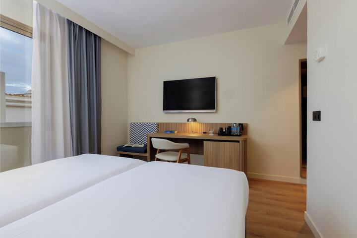 Room 35 of 67