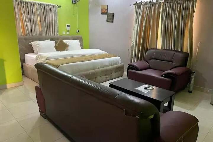 Room 9 of 22