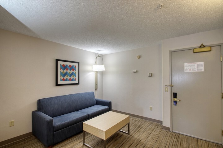 Room 15 of 81