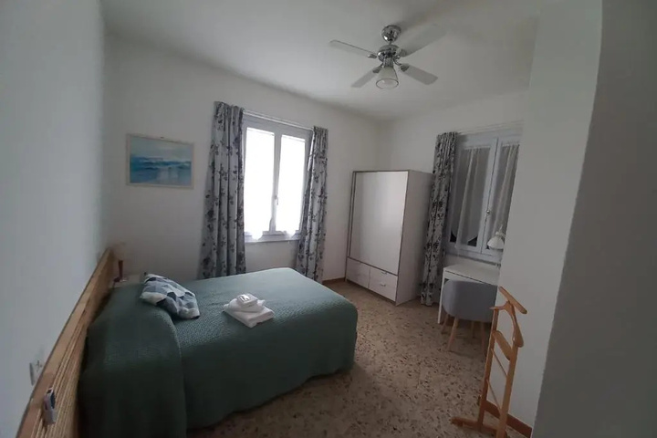Room 2 of 11