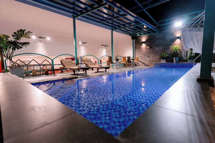 Pool 75 of 125