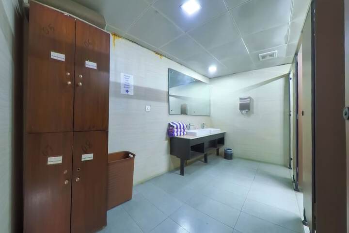 Room 49 of 102