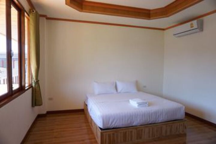 Room 16 of 39