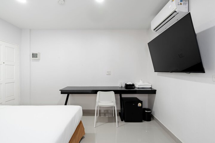 Room 8 of 45