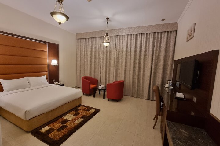 Room 8 of 19