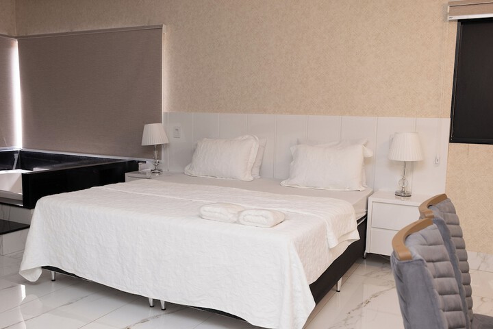 Room 3 of 35