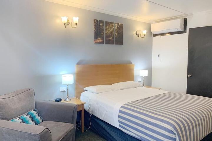 Room 13 of 79