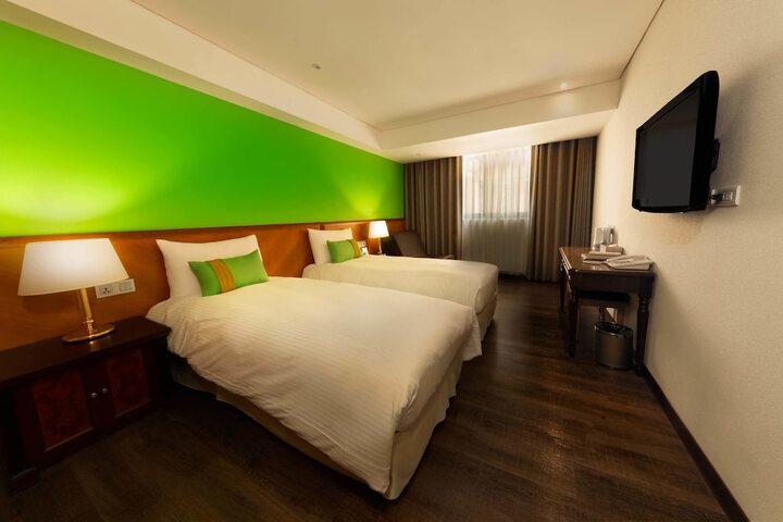 Room 9 of 52