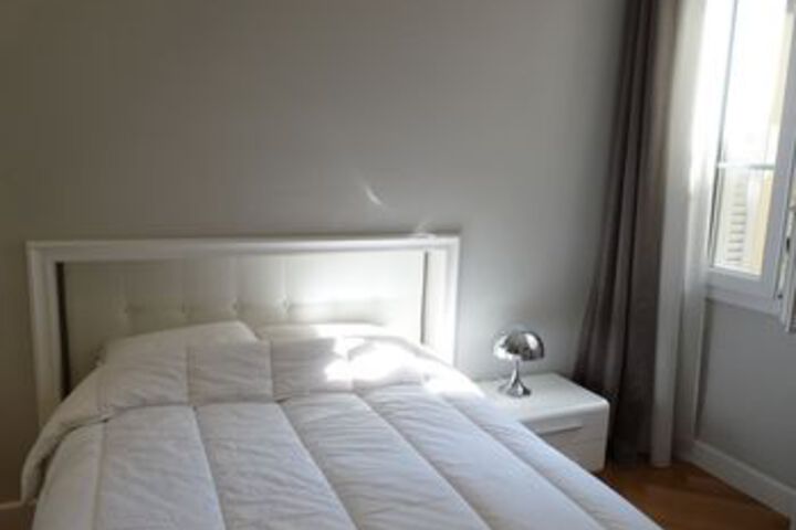 Room 10 of 27