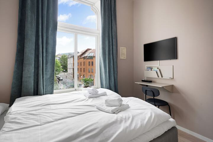 Room 45 of 154