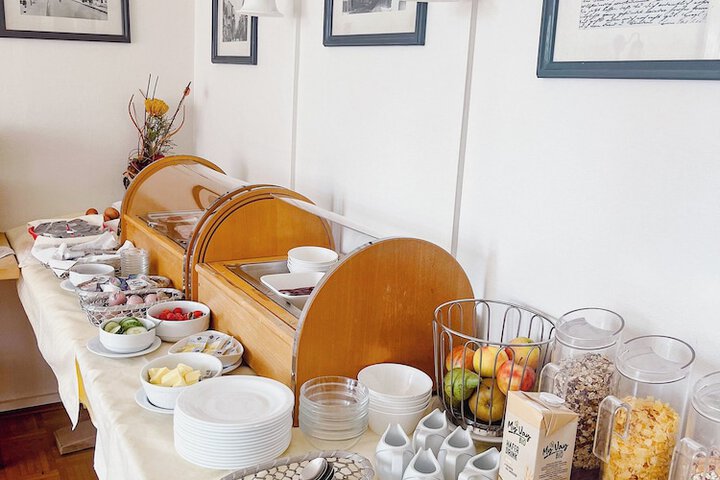Dining 6 of 8