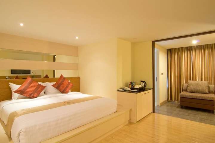 Room 16 of 42