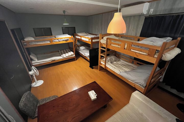 Room 14 of 172