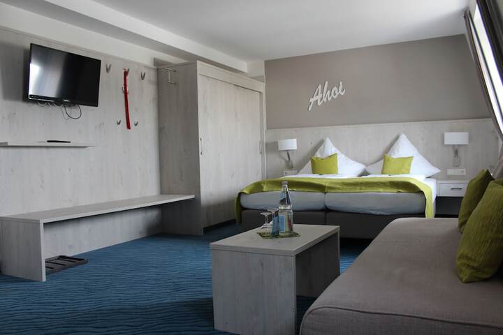 Room 7 of 30