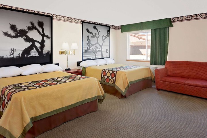 1 Queen Bed (5 of 16)