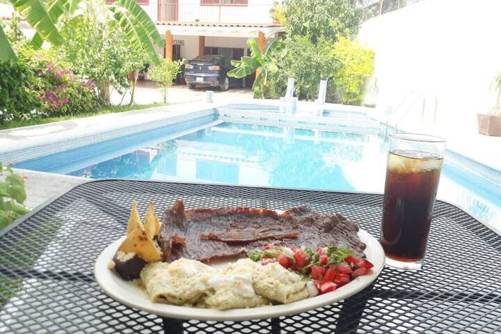 Dining Photos