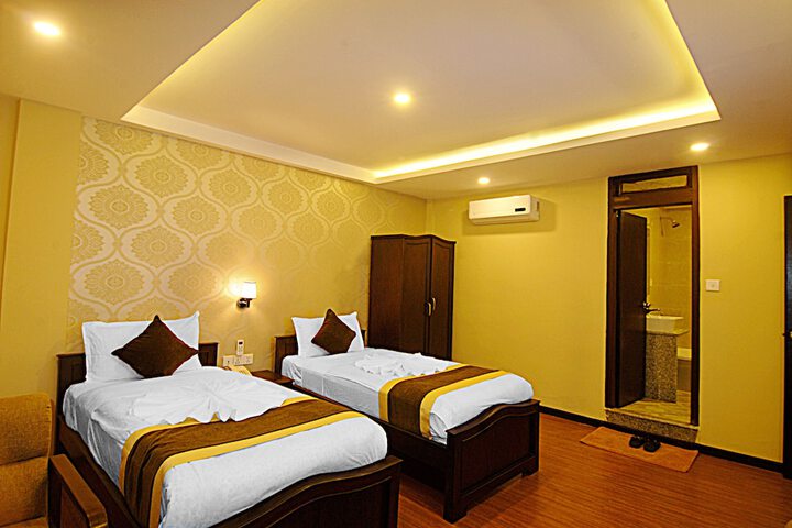 Room 14 of 36