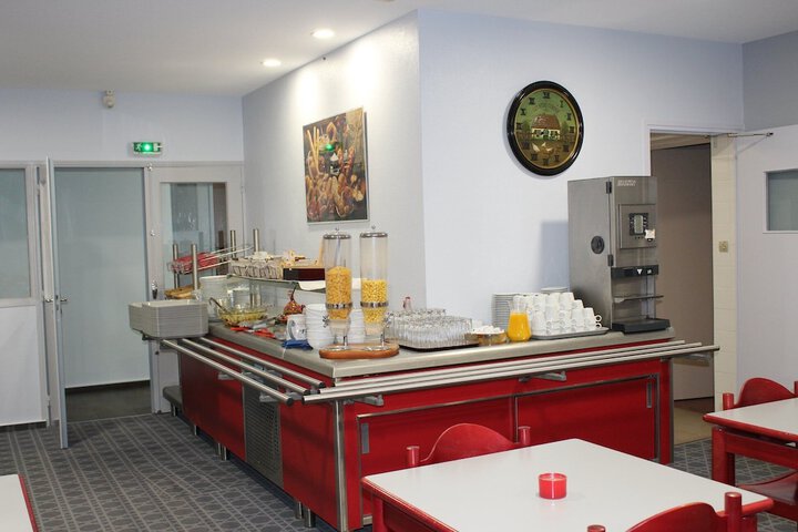 Breakfast/Coffee Service 30 of 68