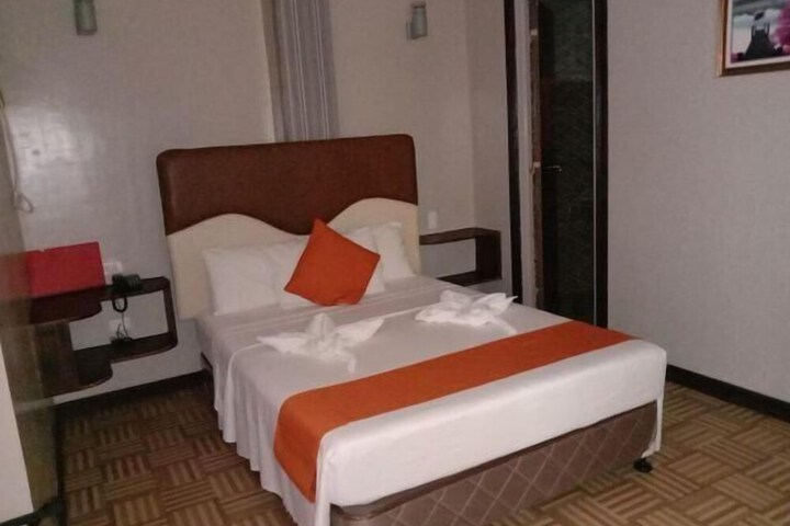 Room 16 of 35