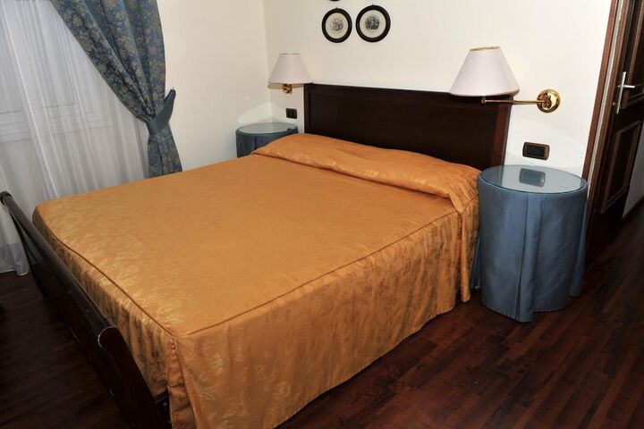 Room 21 of 65