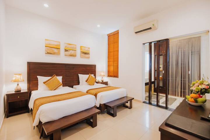 Room 12 of 89