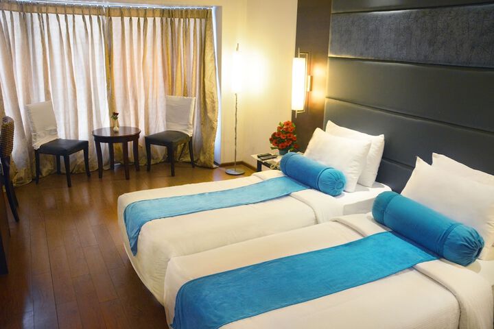 Room 4 of 27