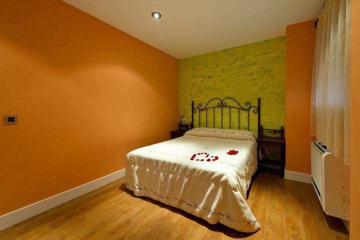 Room 5 of 35