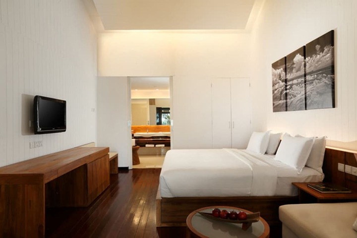 Room 15 of 98