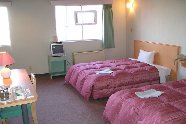 Room 6 of 40