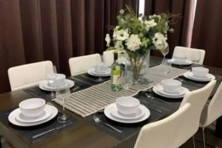 Dining 17 of 18
