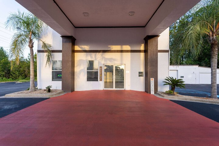 Hotel 55 of 59