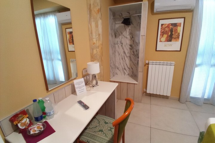Room 30 of 79
