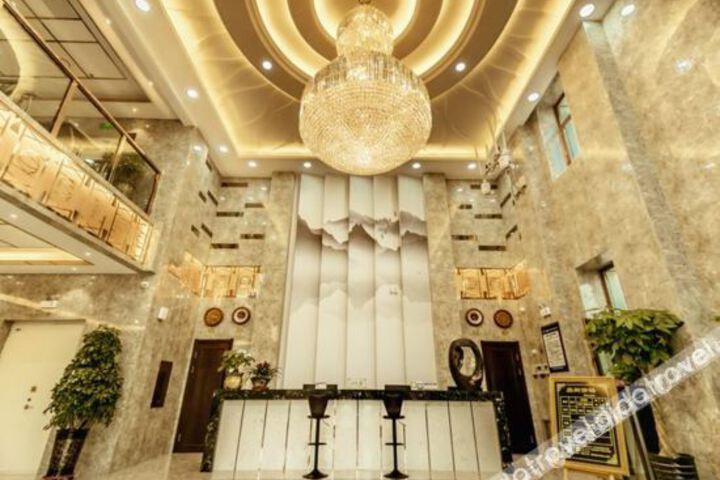 Hotel Interior 4 of 19