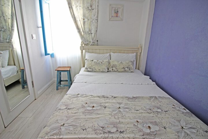 Room 12 of 16